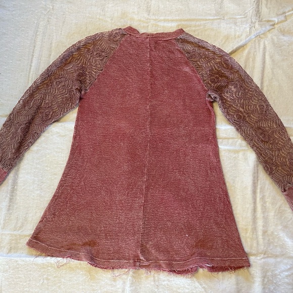 GIMMICKS BY BKE, BUCKLE Jeans Pink Mauve Washed Knit Lace Long Sleeve Top Sz XS - Picture 11 of 16